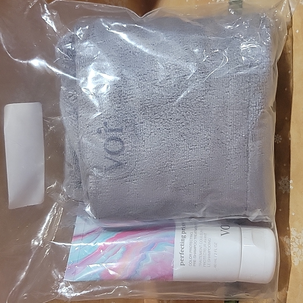 Vor Colour Protecting Pre Shampoo Treatment bonus Hair Towel